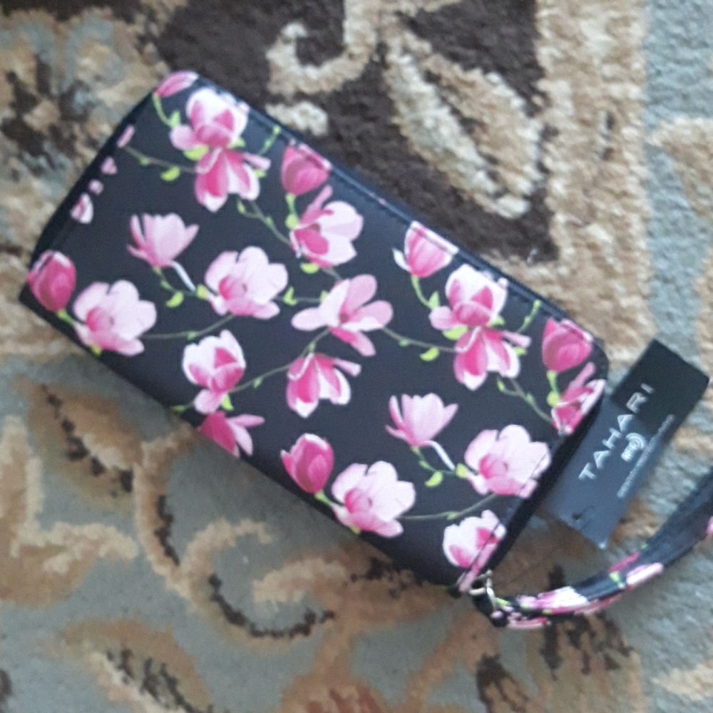3x*Host Pick*Tahari RFID pretty wristlet - Picture 14 of 16